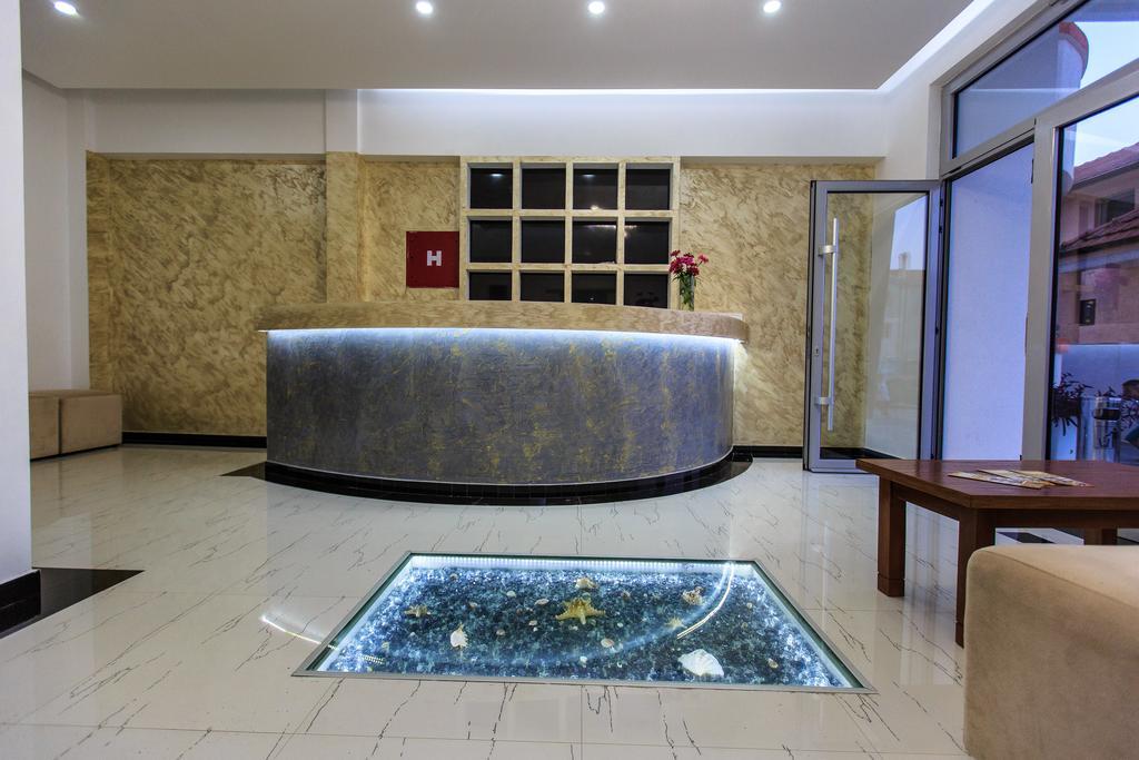 Hotel Edita Ulcinj Exterior photo