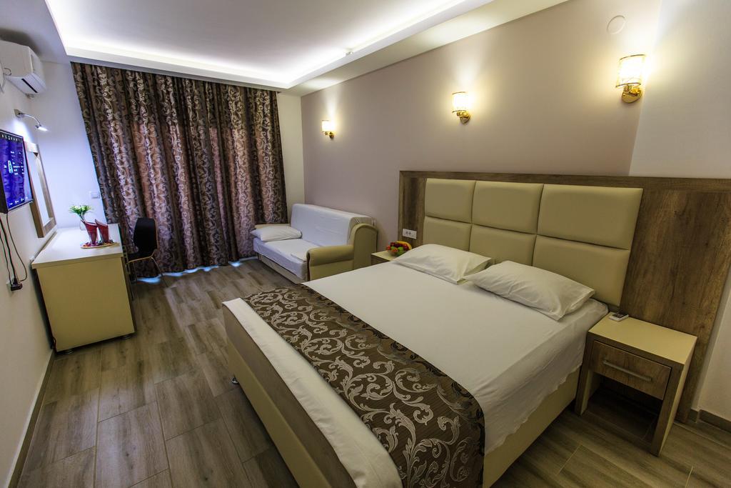 Hotel Edita Ulcinj Exterior photo