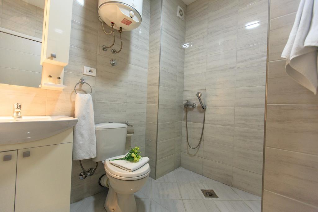 Hotel Edita Ulcinj Exterior photo