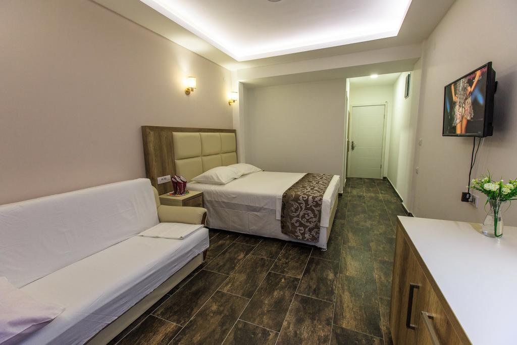 Hotel Edita Ulcinj Exterior photo