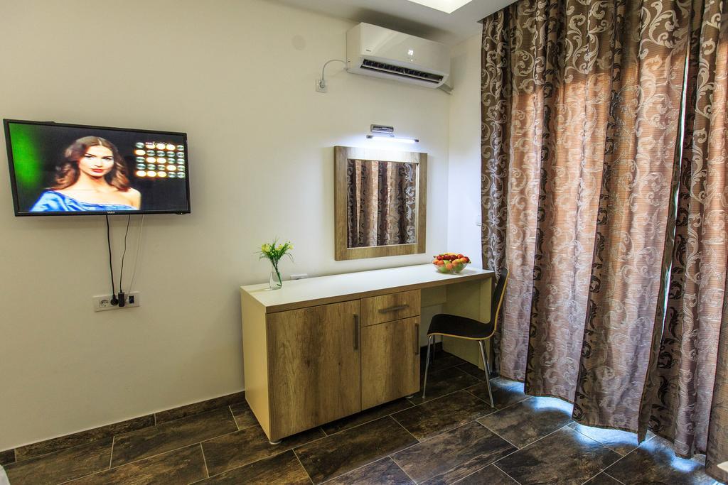 Hotel Edita Ulcinj Exterior photo